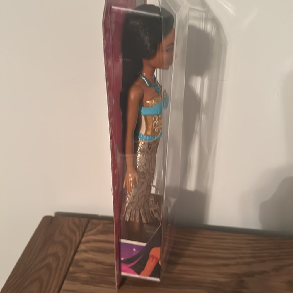 Disney Princess Pocahontas. New - Picture 3 of 5